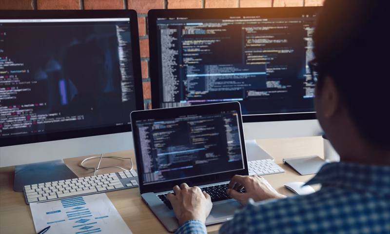 数据科学选型：R与Python如何赋能井陉矿区网站建设？